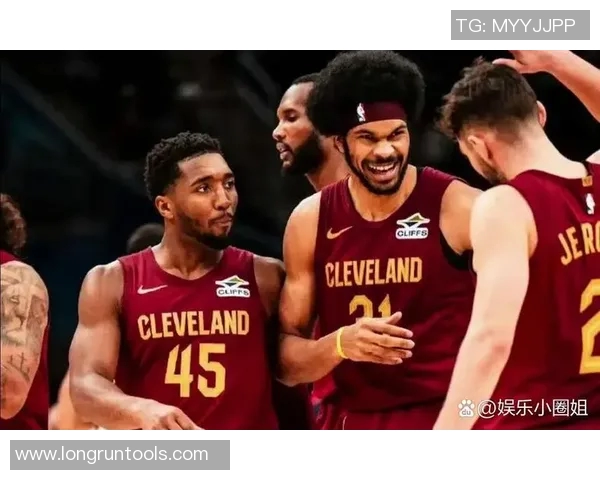 305骑士与步行者的激烈对决揭示了NBA季后赛的紧张氛围与精彩瞬间