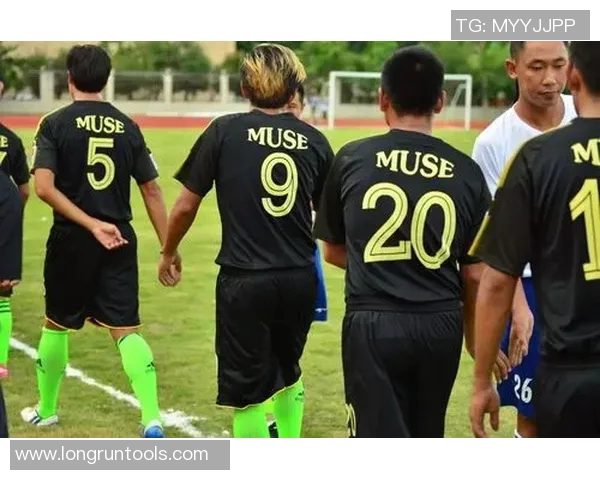 中国足球迎战委内瑞拉期待突破重围争取友谊赛胜利展现实力与风采