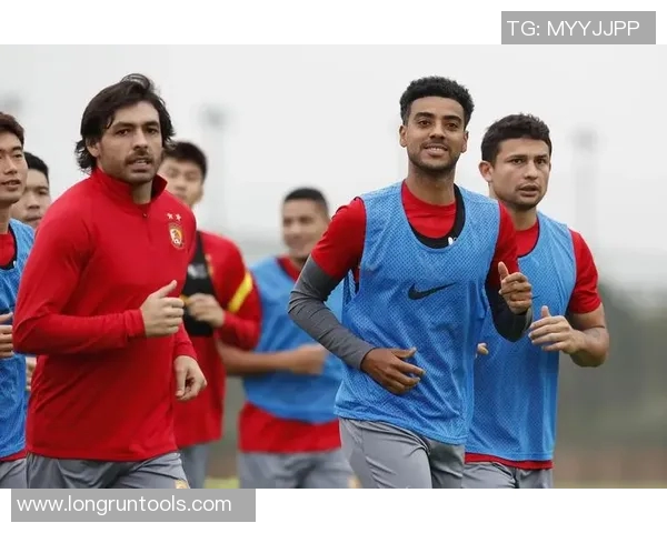 乌拉圭与埃及激战正酣大球对决引发球迷热议与期待