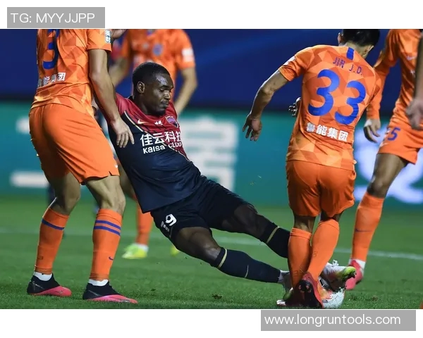 山东鲁能泰山迎战深圳佳兆业全力争胜展现球队实力与决心