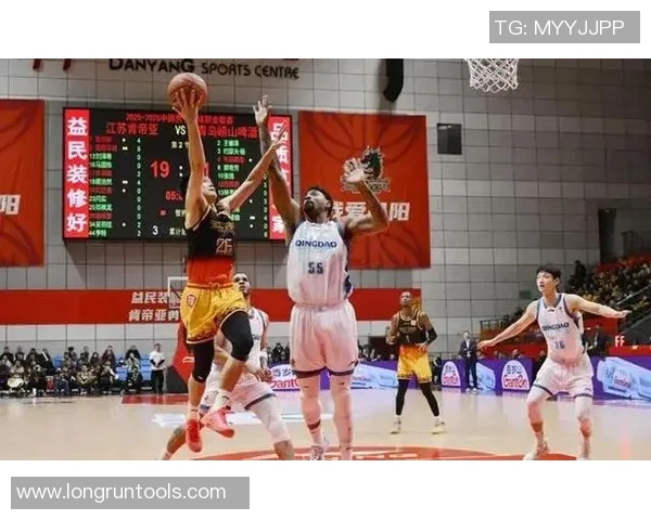 江苏肯帝亚迎战福建队力争主场胜利展现球队实力与斗志 江苏肯帝亚迎战福建队力争主场胜利展现球队实力与斗志