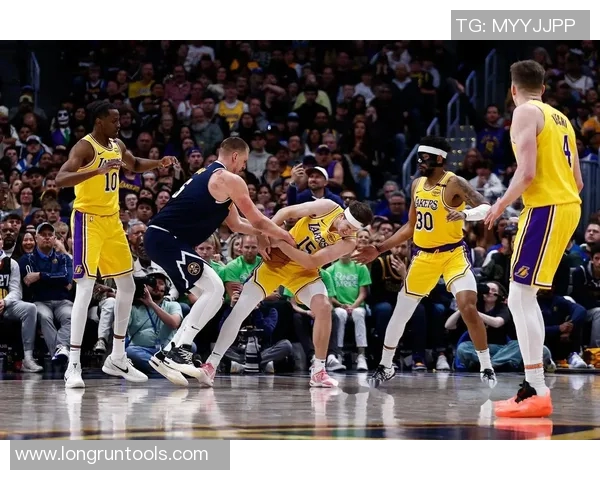 湖人掘金比赛裁判报告揭示最后2分钟漏判事件对湖人造成不利影响