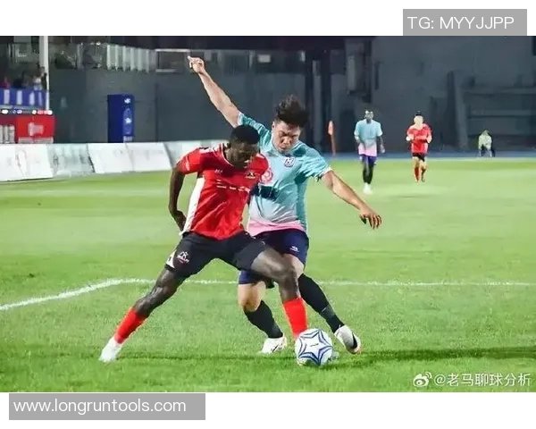 不死鸟与横滨的巅峰对决展现足球激情与荣耀的较量