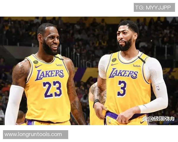 快船与湖人激战回顾收据揭示比赛精彩瞬间与球员表现 快船与湖人激战回顾收据揭示比赛精彩瞬间与球员表现