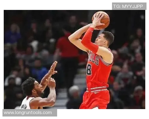 扎克拉文的篮球之路:从天赋少年到NBA全明星的蜕变与成长 扎克拉文的篮球之路:从天赋少年到NBA全明星的蜕变与成长