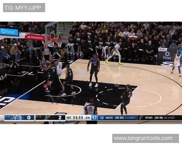 文班亚马首场比赛表现惊艳五次盖帽与字母哥隔扣引发热议