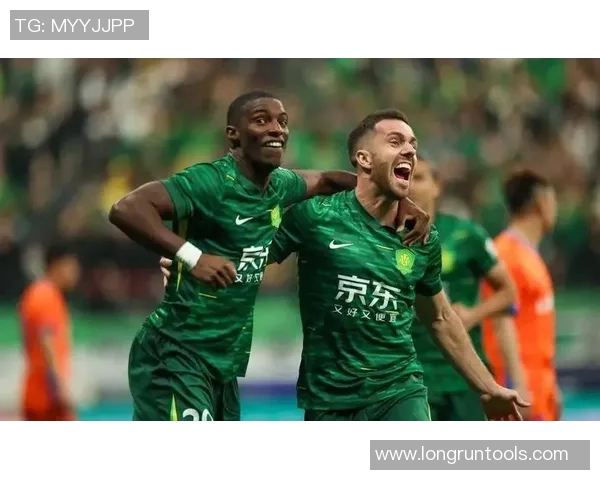 浦和红砖与北京国安激战正酣谁能在亚冠赛场笑到最后