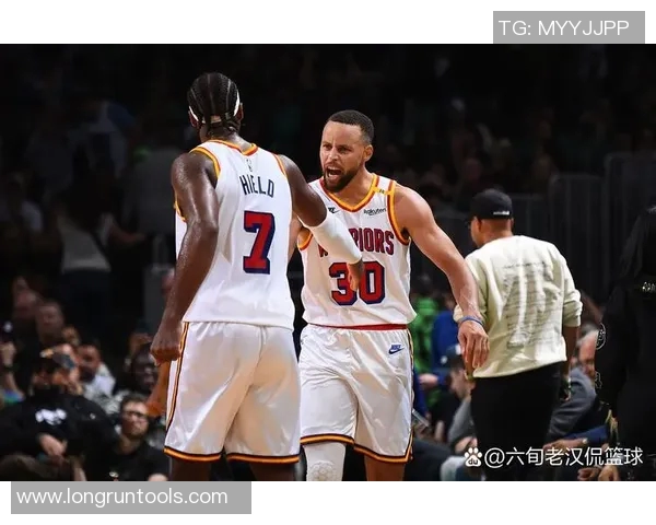 5月17日勇士与雷霆激战正酣谁将赢得季后赛关键战役的胜利 5月17日勇士与雷霆激战正酣谁将赢得季后赛关键战役的胜利