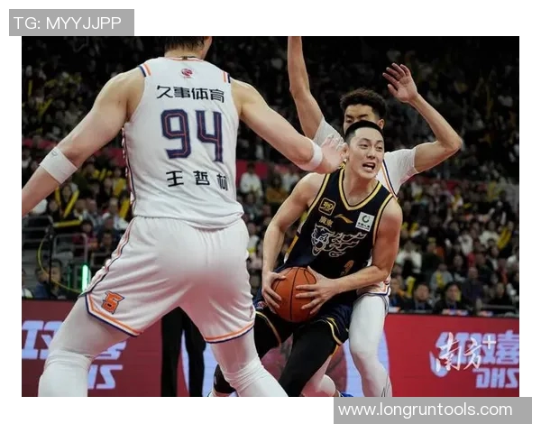 CBA精彩对决广东队迎战浙江队争夺季后赛席位的关键战役 CBA精彩对决广东队迎战浙江队争夺季后赛席位的关键战役