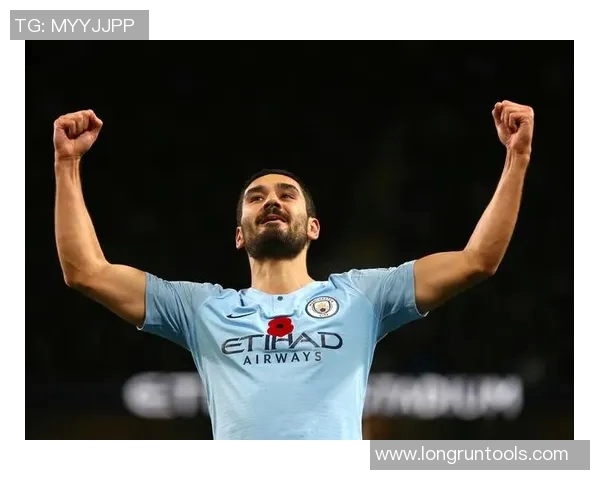 京多安的传奇之路:从默默无闻到世界足球巨星的蜕变与辉煌