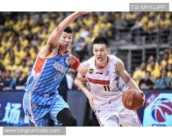 周鹏:从青涩少年到篮球巨星的奋斗历程与荣耀时刻 周鹏:从青涩少年到篮球巨星的奋斗历程与荣耀时刻