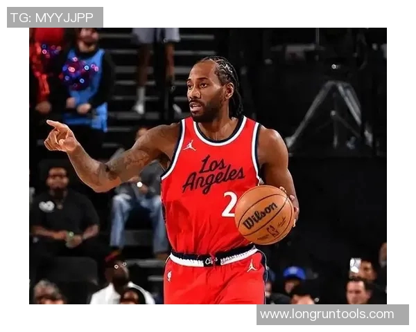 开拓者与快船激战正酣谁能在这场对决中笑到最后