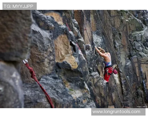 成都极限运动队在攀岩联赛中的奋勇拼搏与突破之路揭秘MBA 成都极限运动队在攀岩联赛中的奋勇拼搏与突破之路揭秘MBA