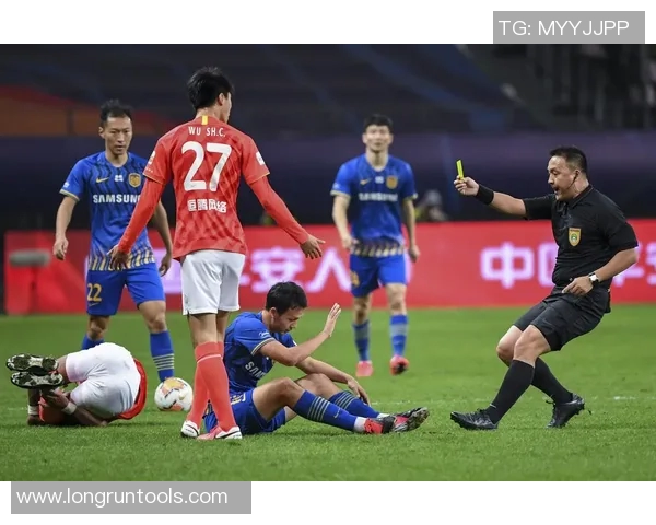 苏宁与恒大激战正酣精彩瞬间回顾与赛场图片分享